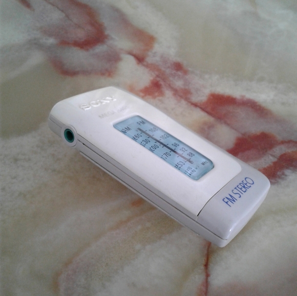 SONY SRF-S83 Personal Pocket AM FM Stereo Radio MEGABASS walkman made in Japan - Picture 4 of 5